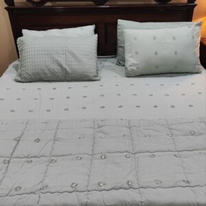 6-Piece Pale Sage Tufted Thread Comforter Set