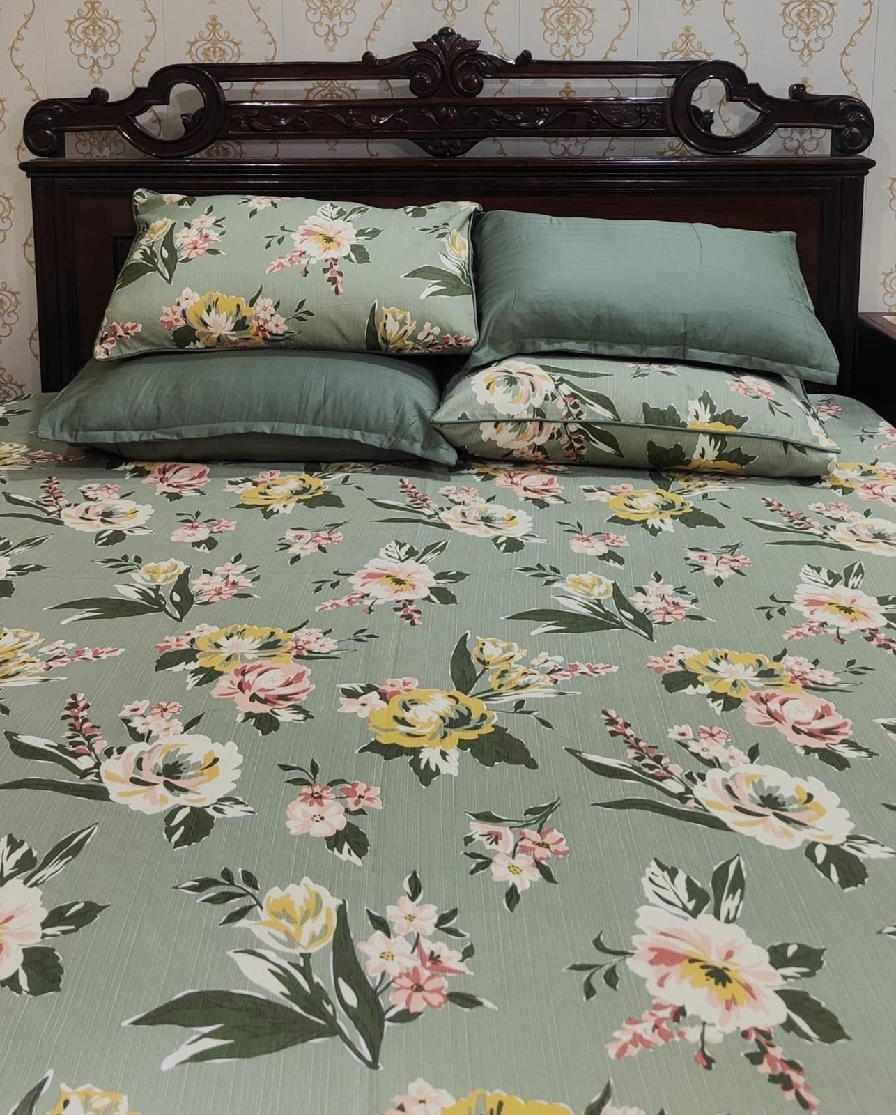 Spring Garden Sage Floral 7-Piece Bedsheet Set
